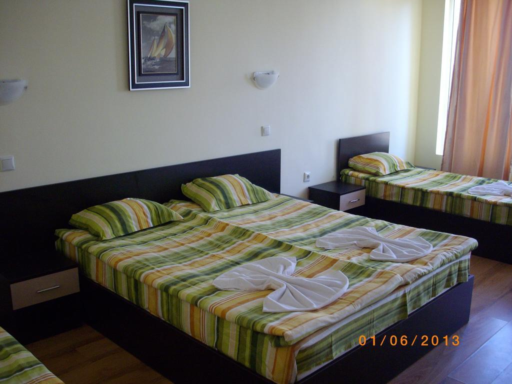 Семеен Хотел Атива - Family Hotel Ativa Lozenets Ngoại thất bức ảnh