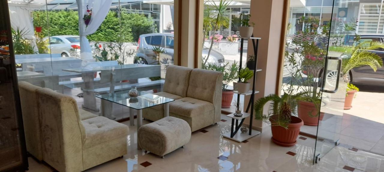 Семеен Хотел Атива - Family Hotel Ativa Lozenets Ngoại thất bức ảnh