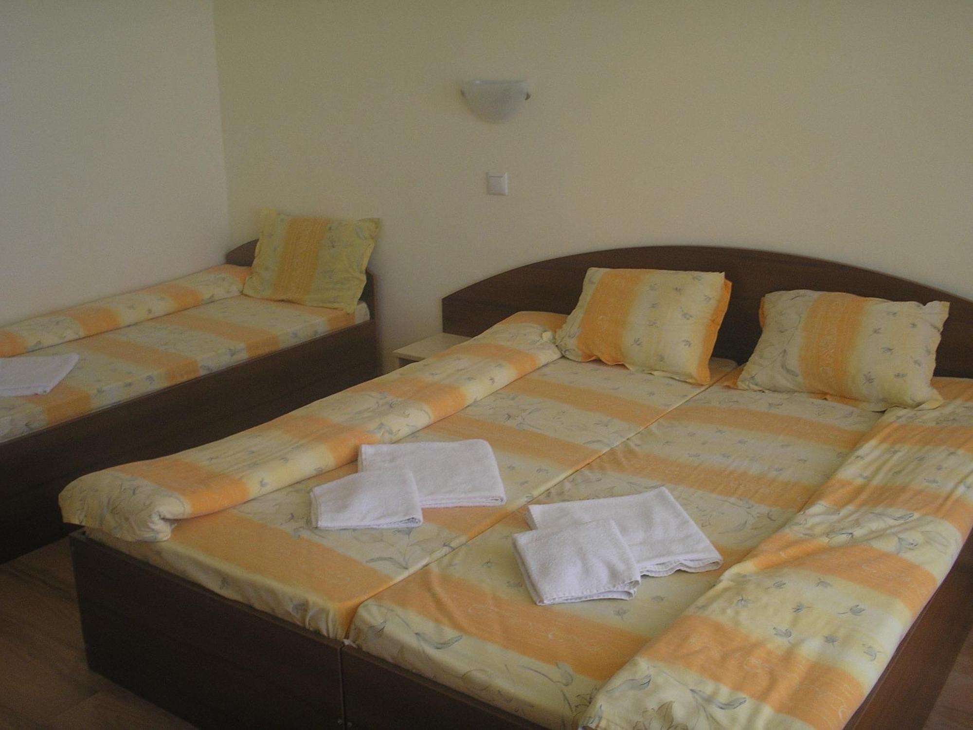 Семеен Хотел Атива - Family Hotel Ativa Lozenets Ngoại thất bức ảnh