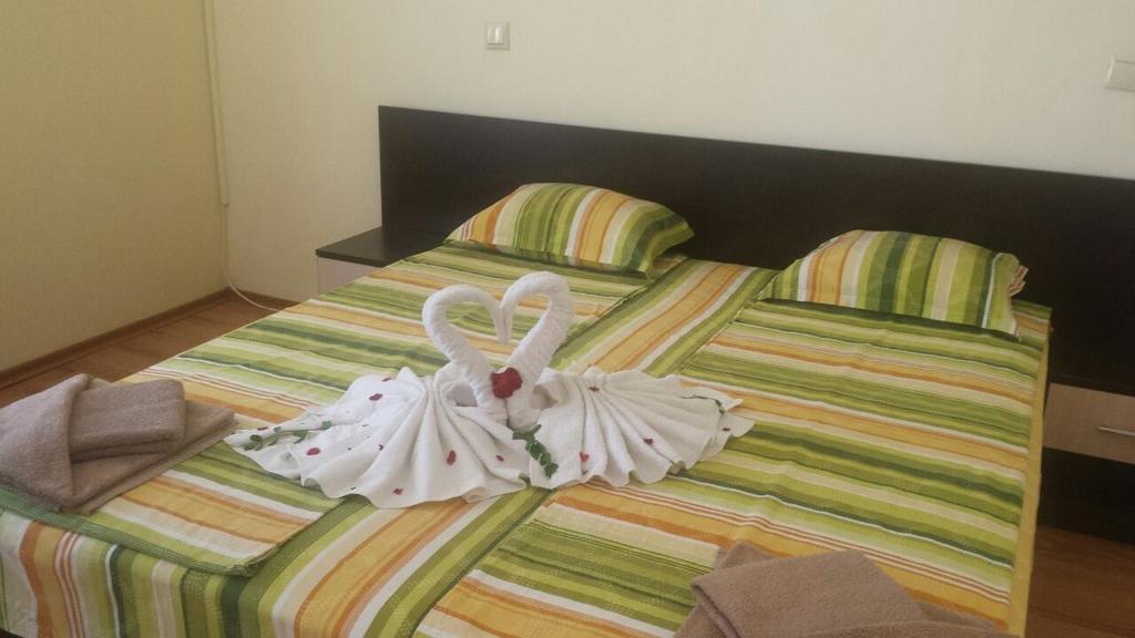 Семеен Хотел Атива - Family Hotel Ativa Lozenets Ngoại thất bức ảnh